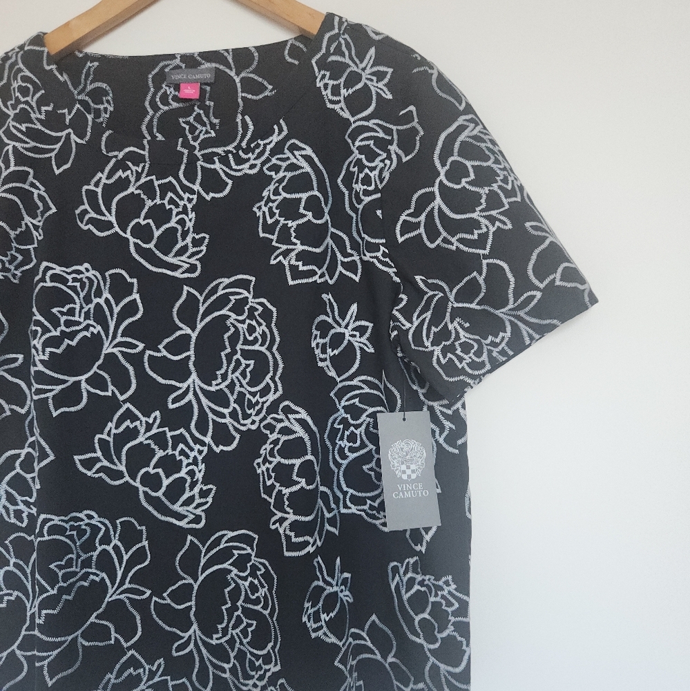 Vince Camuto Floral Stitch Top NWT - Picture 3 of 9